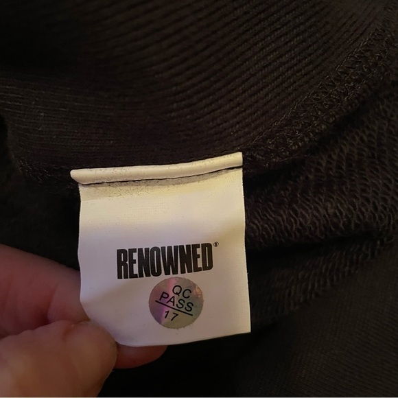 Renowned LA WOLVES AT NIGHT GRAPHIC HOODIE IN BLACK - Picture 8 of 12